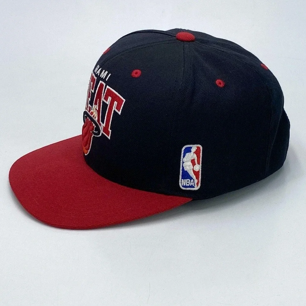Miami Heat Mitchell & Ness Hardwood Classics Snapback Hat‎ 100% Wool 2-Tone